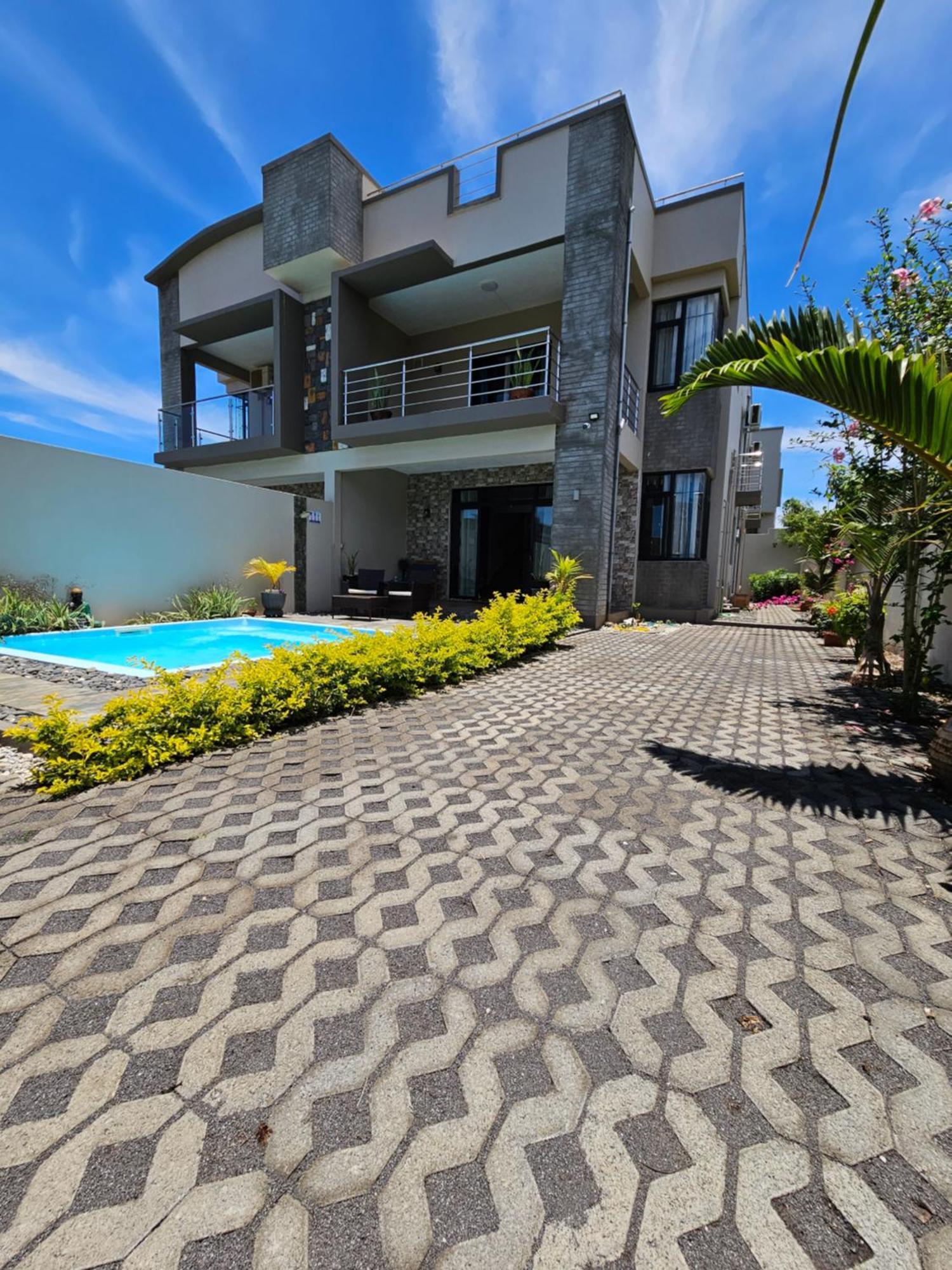Villa Aahana - Flic En Flac ภายนอก รูปภาพ